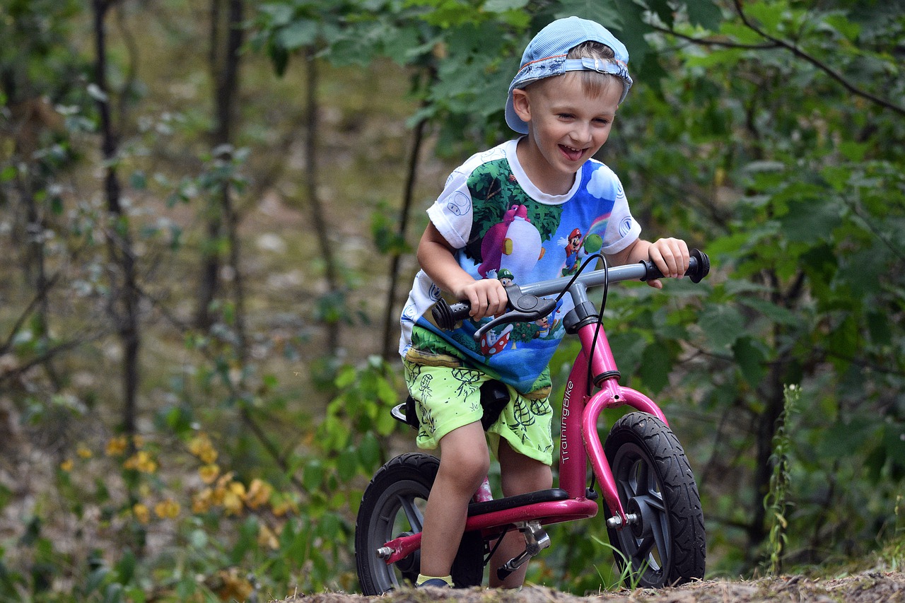 Pierwszy raz na rowerze – jak zachęcić dziecko do nauki?