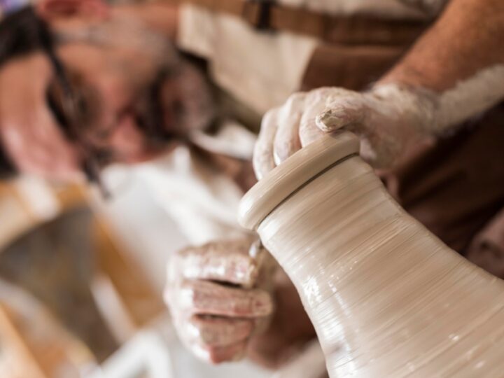 Renomowany producent porcelany Rosenthal GmbH na skraju bankructwa: zagrożenie dla branży ceramicznej w Bolesławcu
