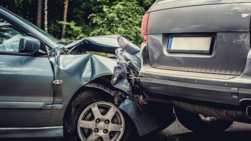 Zderzenie dwóch pojazdów na autostradzie A4: Ranni przekazani zespołom ratownictwa medycznego