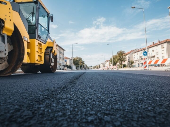 Nowe drogi w Różyńcu i Tomaszowie Bolesławieckim: Inwestycje poprawiają bezpieczeństwo mieszkańców