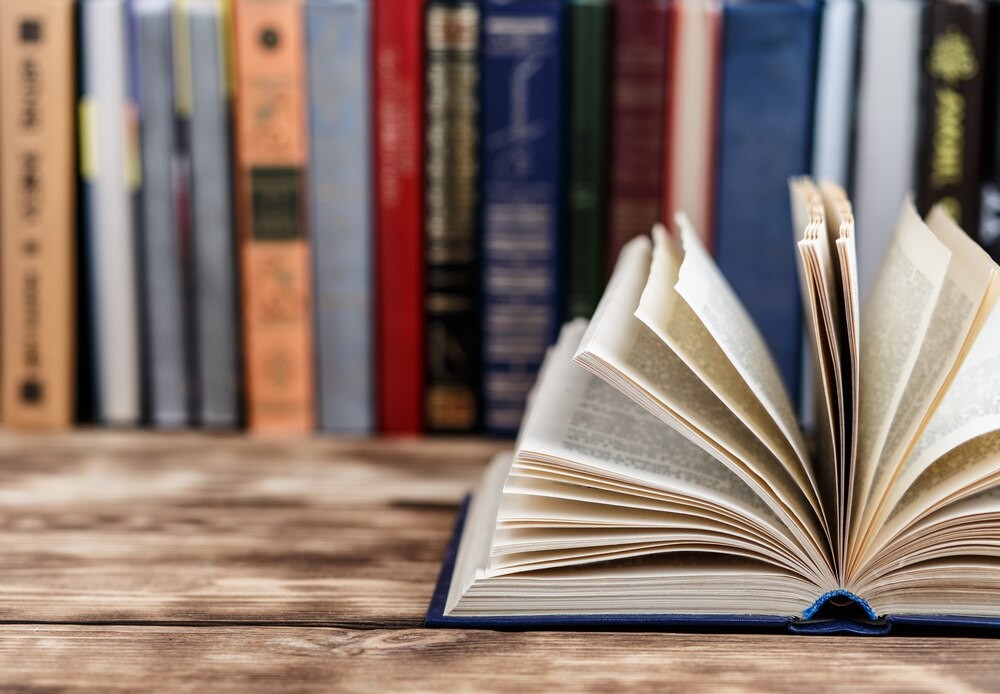 Zabawa w bibliotece! Popołudniowe zajęcia dla dzieci w Gierałtowie, Gościszowie i Wykrotach