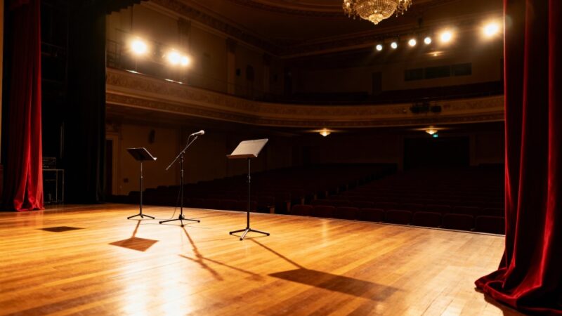 Zostań gwiazdą sceny! Darmowe zajęcia teatralne dla dzieci w MDK
