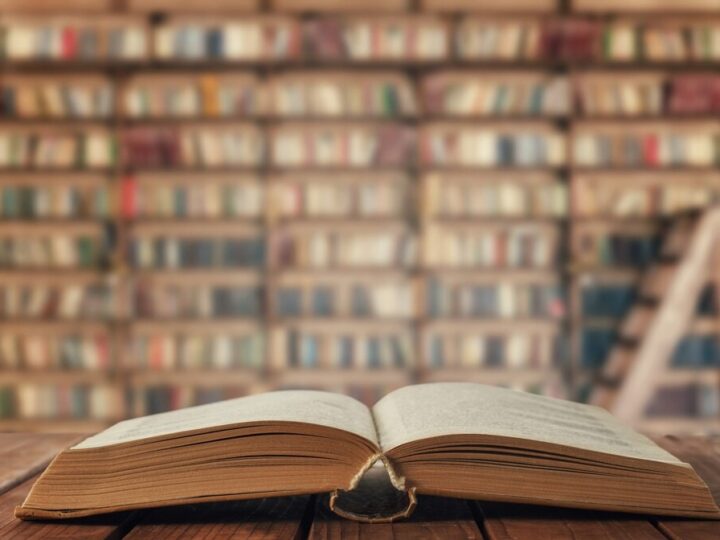 Męskie czytanie: zgłębiaj mroczną dystopię „Władcy much” Goldinga