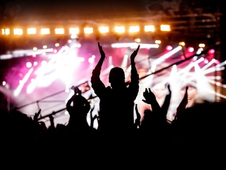 Weekendowy festiwal atrakcji w Nowogrodźcu: jarmark, teatr, kabaret i inne niespodzianki!