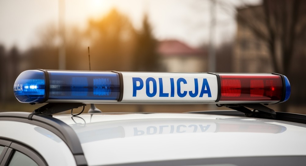 54-latek zniszczył auta kamieniem – policja go zatrzymała