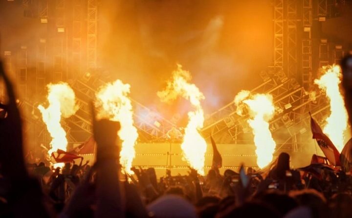 Wakacyjne szaleństwo z DJ-em – taneczna impreza dla wszystkich!