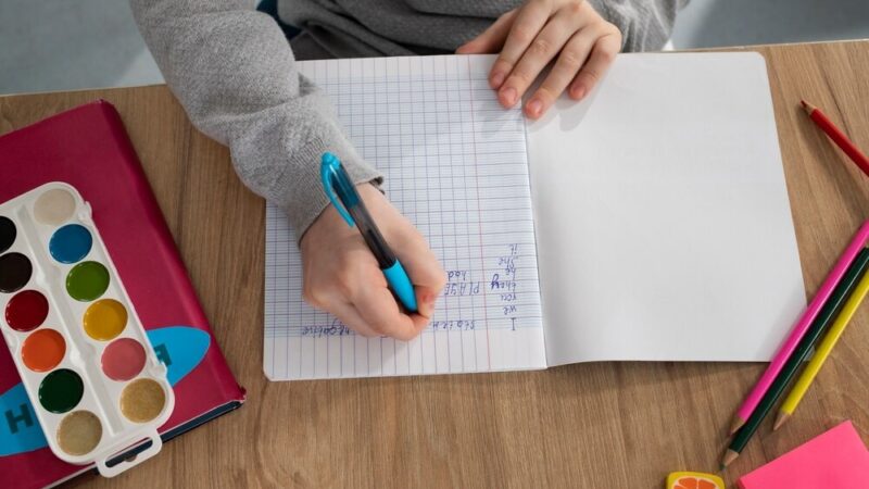 Nowogrodziec rewitalizuje historię: edukacyjna ścieżka i renowacja murów obronnych