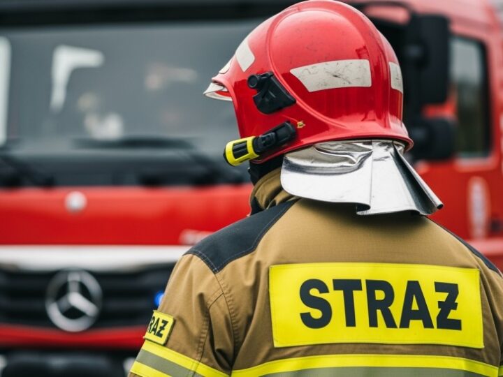 Pożar w Nowogrodźcu: strażacy walczyli z ogniem przez cztery godziny