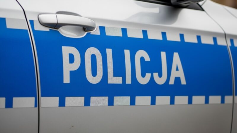 Policja wkracza w sprawie przemocy domowej: nakazy dla sprawcy i ochrona ofiary