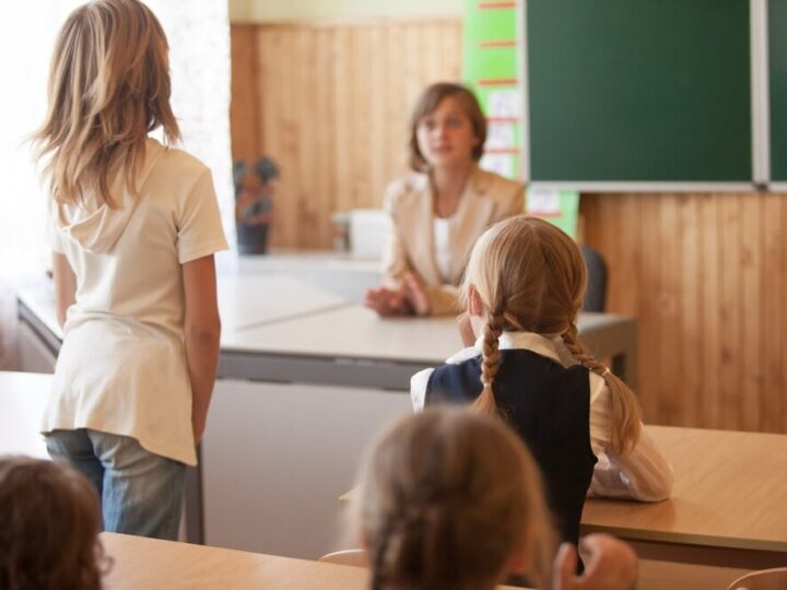 Wakacyjne odkrycia w Miejskiej Bibliotece: „Włącz Wakacje” z Małym Inżynierem