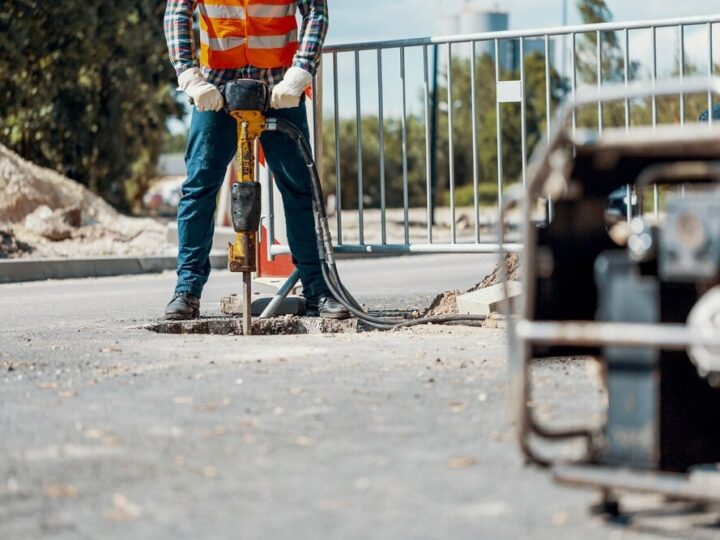 Nowe zasady ruchu w rejonie budowy mostu przez rzekę Bóbr