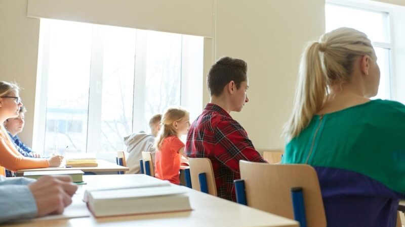 Zabawa i nauka w Centrum Wiedzy – odkryj fascynujący świat eksperymentów!