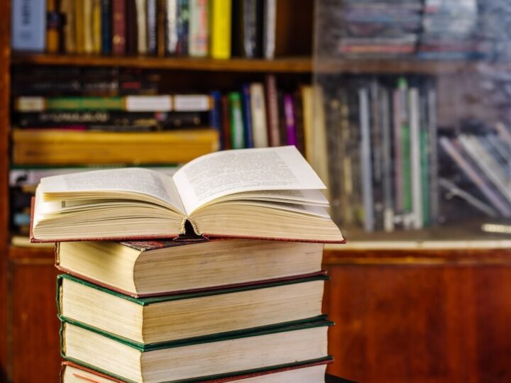 Aleksandra Sygut zadebiutowała literacko w Miejskiej Bibliotece Publicznej