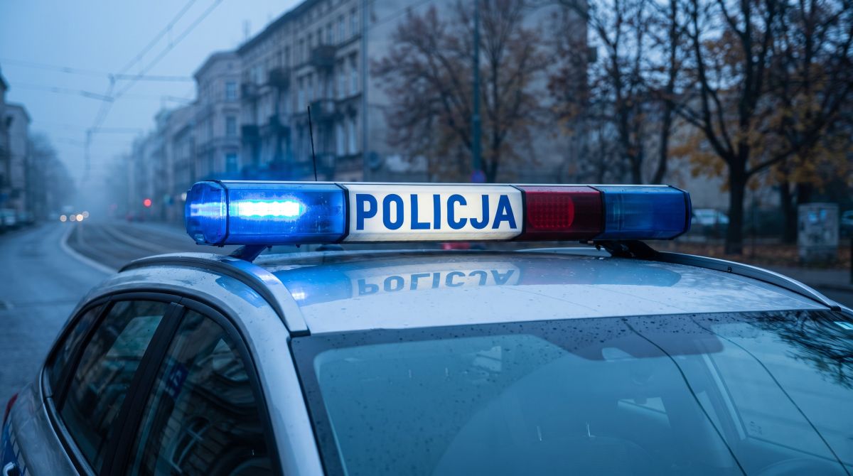 Kobieta oskarżona o kradzież z włamaniem po płatnościach cudzą kartą